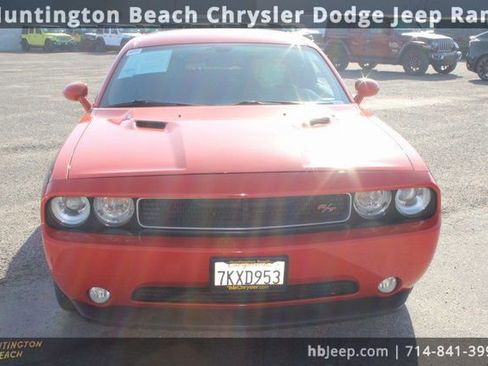 Used 2013 Dodge Challenger R/T image 2