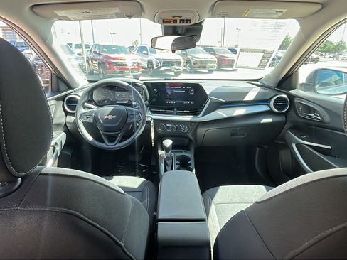 Used 2024 Chevrolet Trax LS w/ Driver Confidence Package FWD image 25