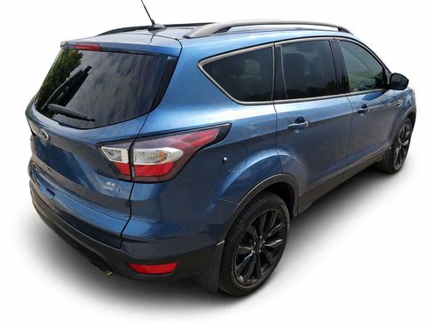 Used 2018 Ford Escape SE w/ SE Sport Appearance Package AWD/4WD image 2