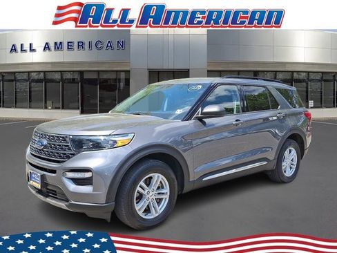 Certified 2023 Ford Explorer XLT w/ Equipment Group 202A AWD/4WD image 1