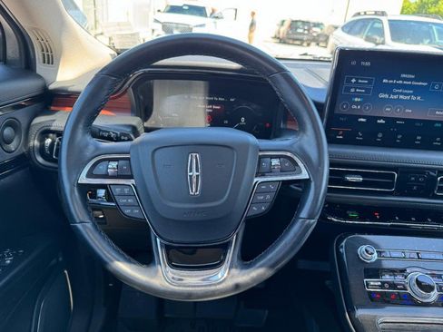 Used 2023 Lincoln Nautilus Reserve w/ Monochromatic Package AWD/4WD image 10