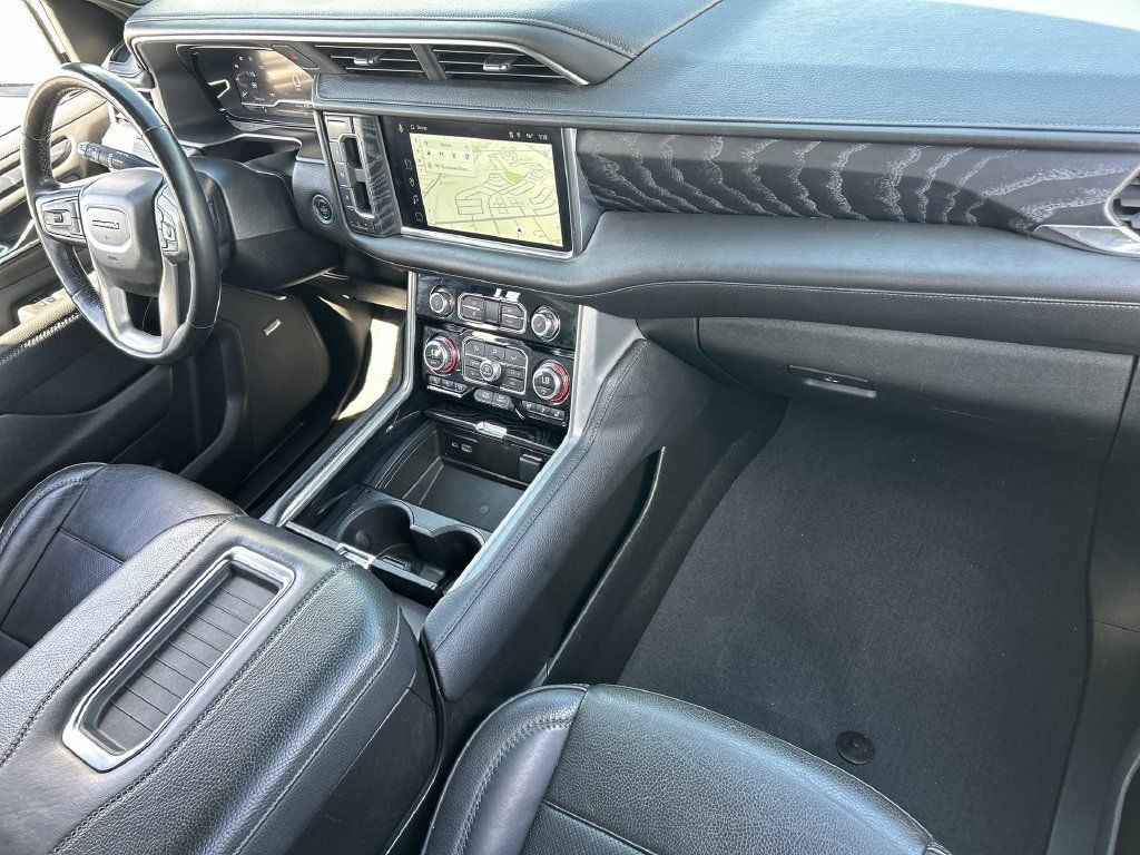 Used 2023 GMC Yukon XL Denali RWD image 30