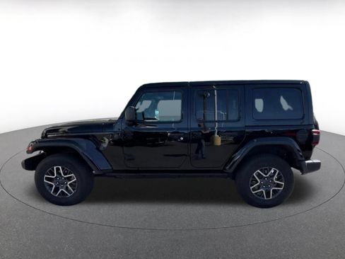 Used 2025 Jeep Wrangler Unlimited Sahara AWD/4WD image 8