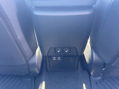 Used 2024 Toyota Prius Prime Premium image 35