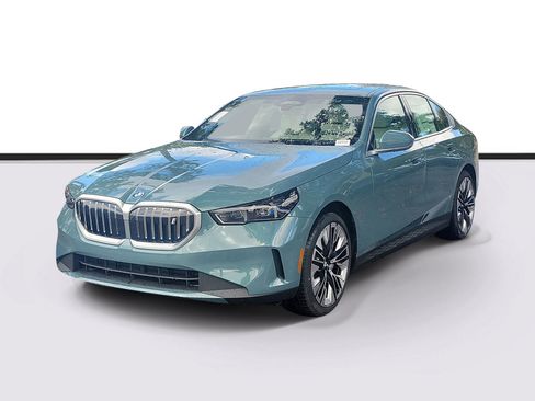 New 2026 BMW i5 eDrive40 RWD image 2