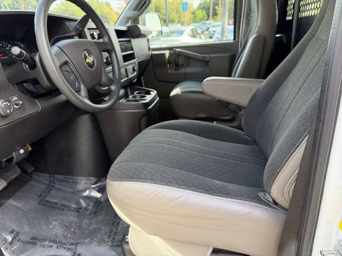 Used 2024 Chevrolet Express 2500 w/ Driver Convenience Package image 13