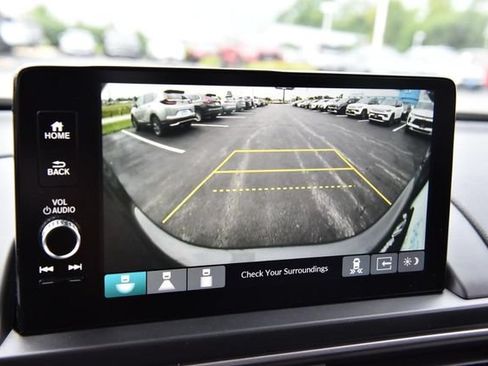 Used 2025 Honda Pilot EX-L image 13