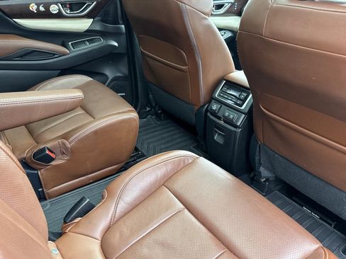 Used 2019 Subaru Ascent Touring w/ Popular Package #3 image 15