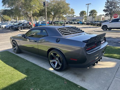 Used 2020 Dodge Challenger SRT Hellcat image 5