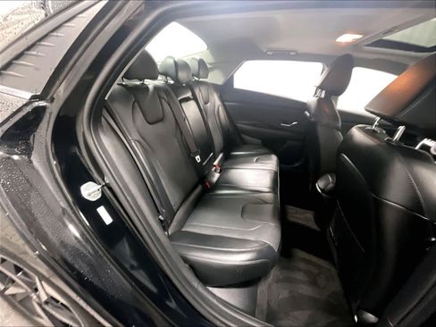 Used 2022 Hyundai Elantra Limited image 16