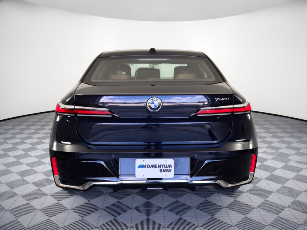 Used 2026 BMW 740i RWD image 11