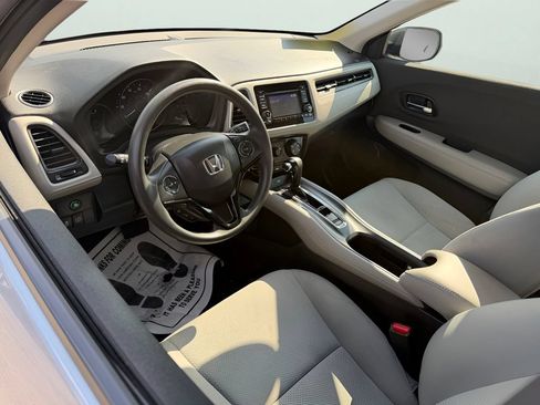 Used 2022 Honda HR-V LX image 14
