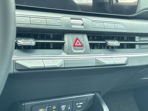 New 2025 Kia K4 EX image 24