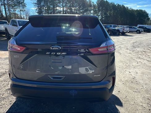 Used 2023 Ford Edge SE image 9