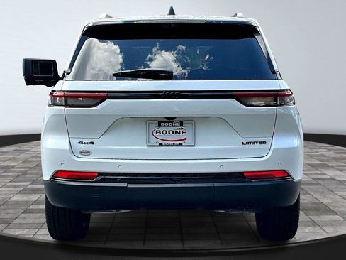 New 2025 Jeep Grand Cherokee Limited w/ Luxury Tech Group II image 4