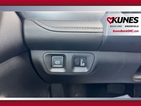 Used 2023 GMC Acadia SLE FWD image 24