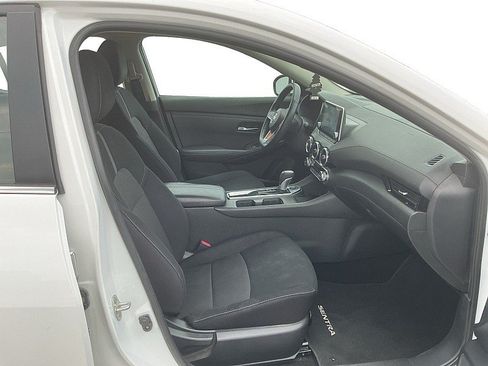 Used 2022 Nissan Sentra SV w/ All-Weather Package FWD image 11