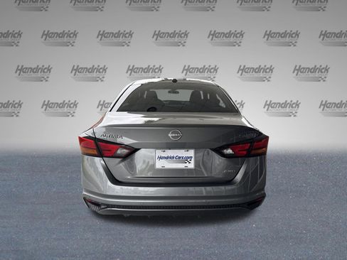 Used 2024 Nissan Altima 2.5 SV AWD/4WD image 8