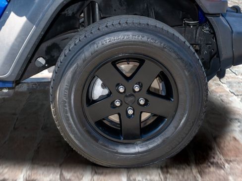 Used 2018 Jeep Wrangler Unlimited Sport image 39