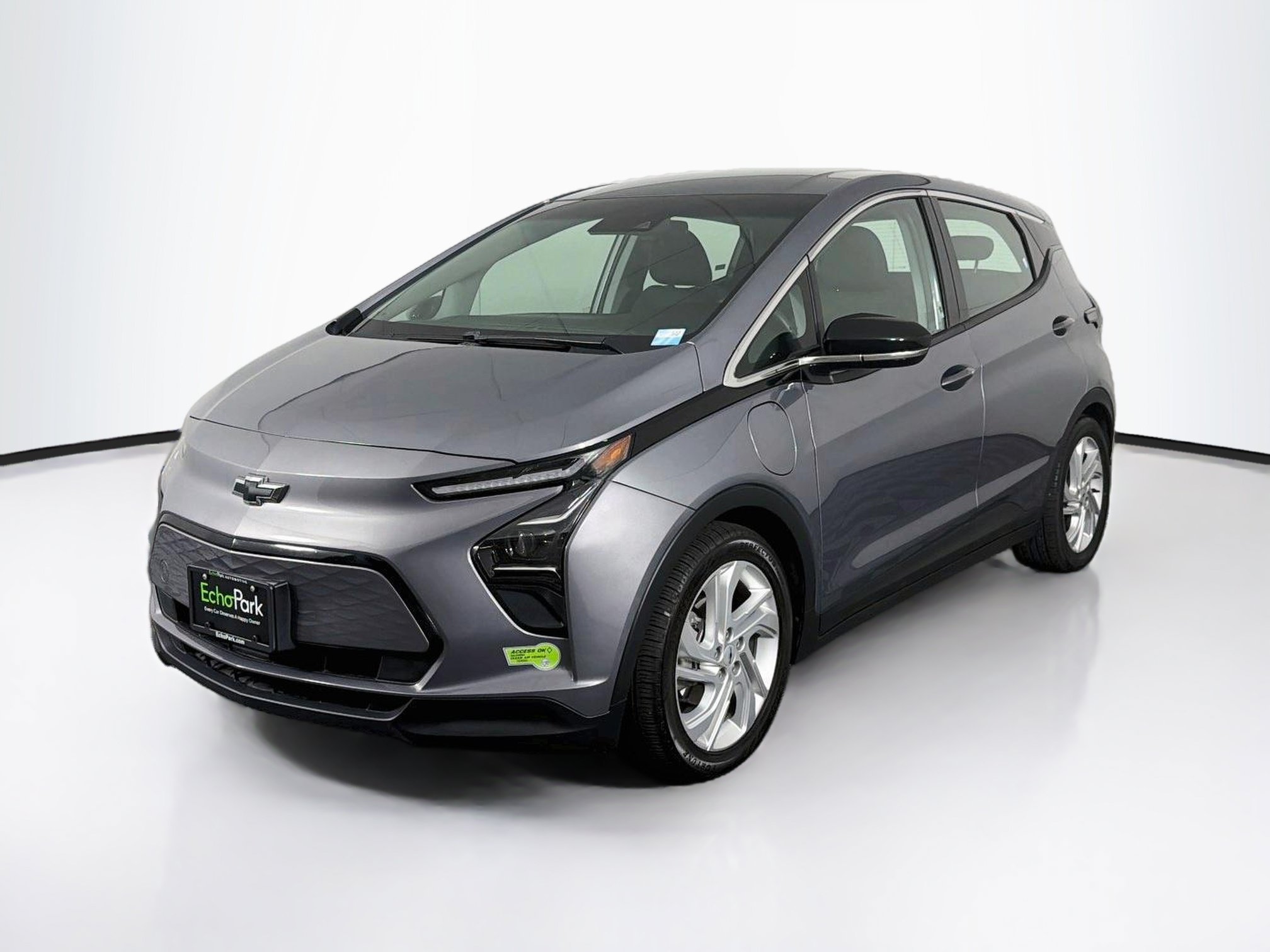 Used 2023 Chevrolet Bolt LT FWD image 3