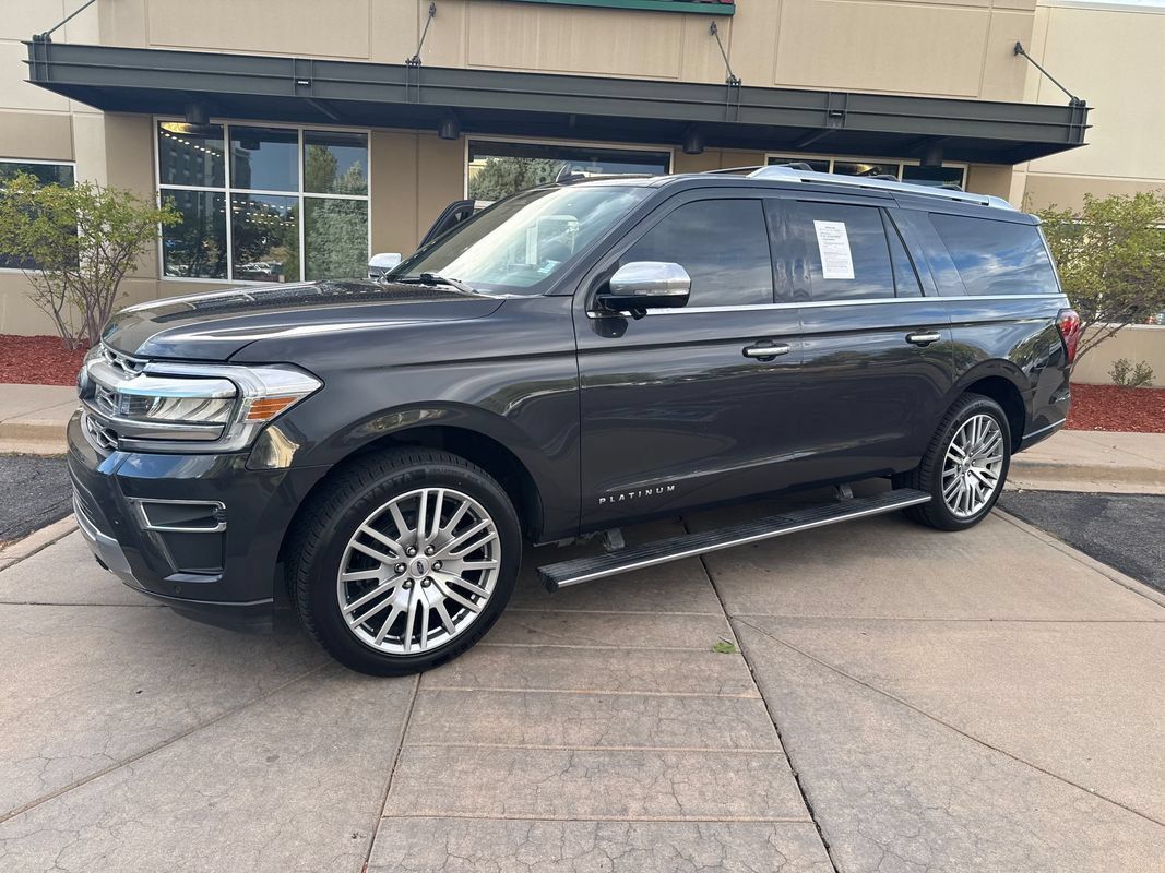 Used 2022 Ford Expedition Max Platinum AWD/4WD image 2