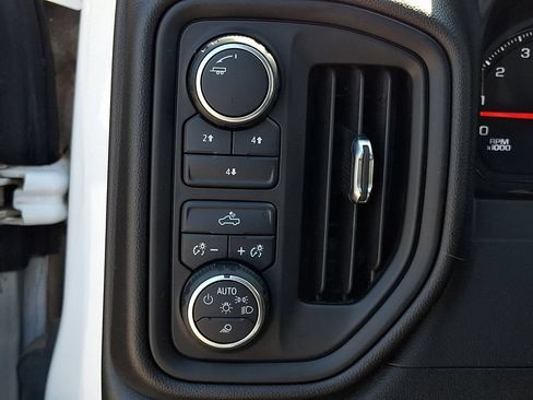 Certified 2021 Chevrolet Silverado 2500 Custom w/ Custom Value Package AWD/4WD image 24