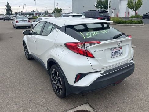 Used 2018 Toyota C-HR XLE FWD image 7
