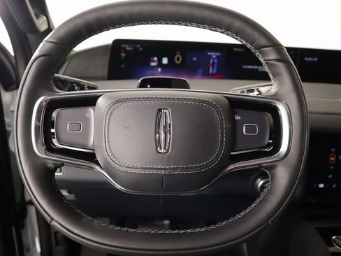 New 2025 Lincoln Navigator L Reserve w/ Jet Appearance Package image 3