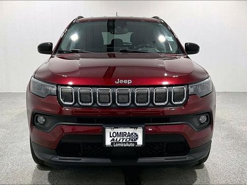 Used 2022 Jeep Compass Latitude image 2