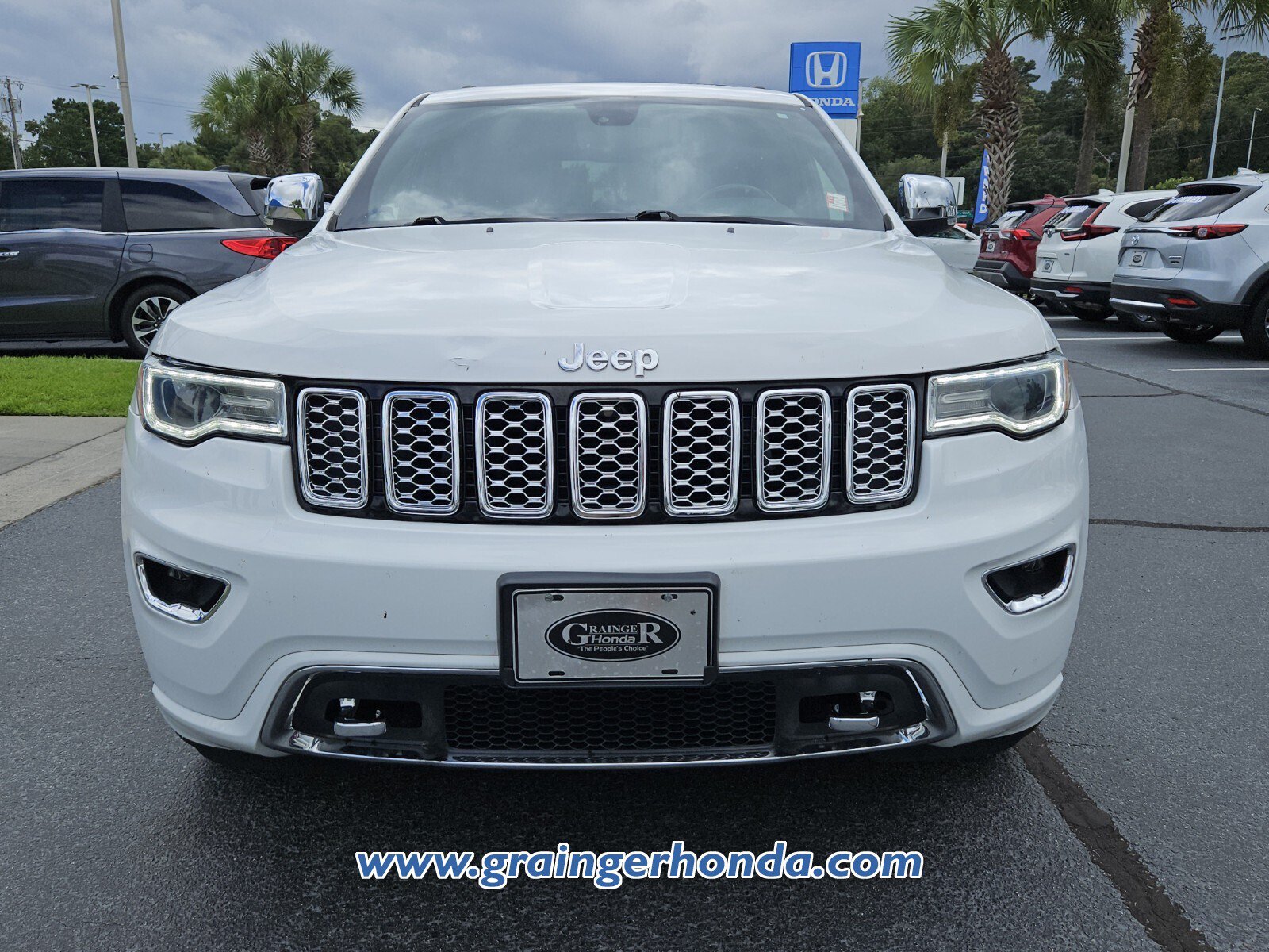 Used 2020 Jeep Grand Cherokee Overland AWD/4WD image 8