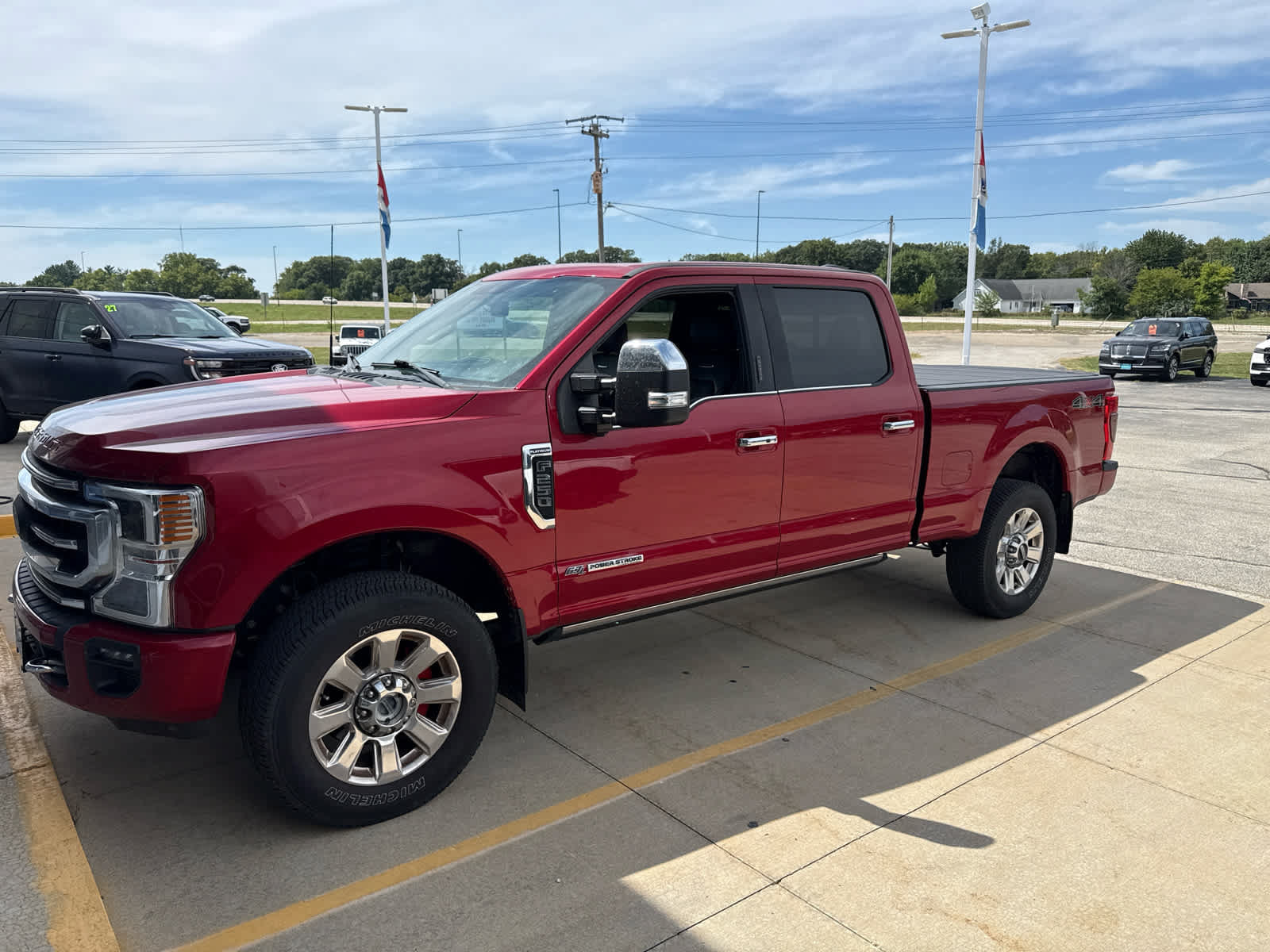 Used 2022 Ford F250 Platinum AWD/4WD image 2
