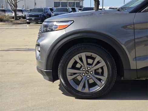 Used 2021 Ford Explorer XLT w/ Equipment Group 202A image 14