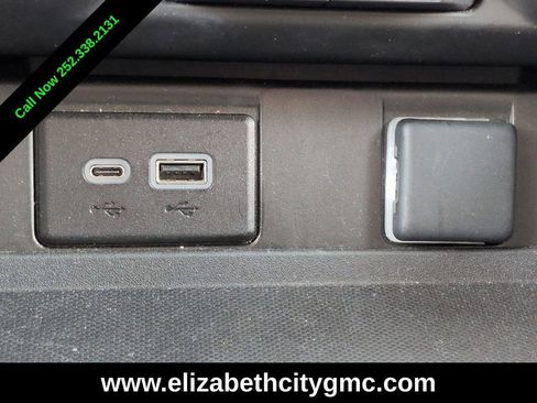 Used 2023 Chevrolet Suburban Premier RWD image 31