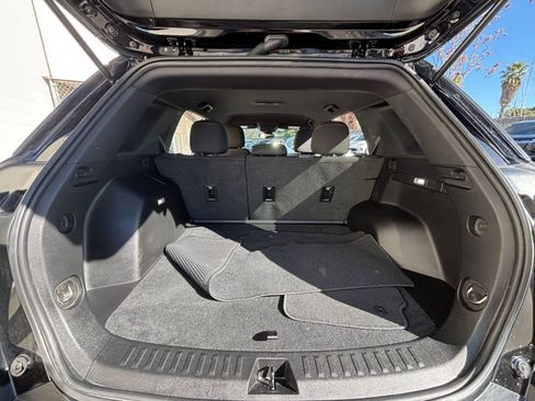 Used 2025 Chevrolet Equinox LT image 31