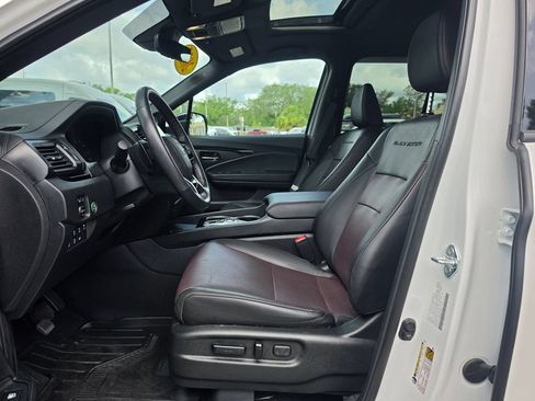 Used 2025 Honda Ridgeline Black Edition image 7