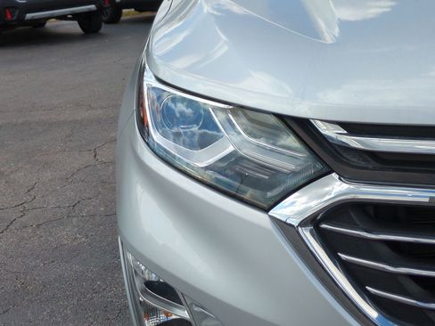 Used 2021 Chevrolet Equinox Premier image 10