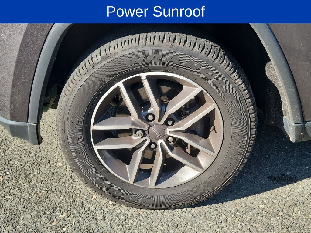 Used 2019 Jeep Grand Cherokee Limited AWD/4WD image 10