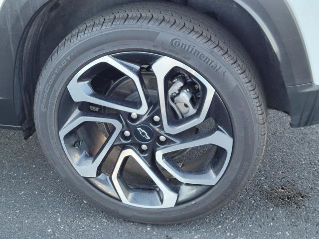 Used 2025 Chevrolet Trax RS w/ Driver Confidence Package FWD image 5