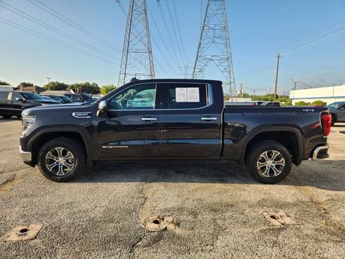 Used 2025 GMC Sierra 1500 SLT AWD/4WD image 4