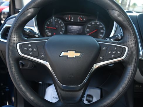 Used 2023 Chevrolet Equinox LS image 12