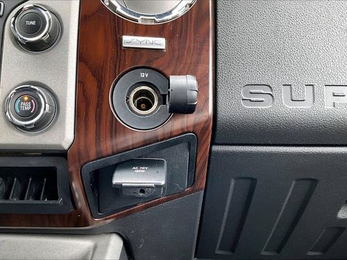 Used 2015 Ford F250 Lariat w/ Chrome Package image 15