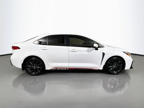 Used 2023 Toyota Corolla SE FWD image 3
