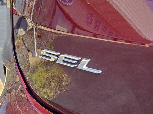 Certified 2024 Ford Edge SEL w/ Convenience Package AWD/4WD image 5
