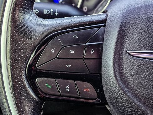 Used 2020 Chrysler Pacifica Limited w/ Quick Order Package 27H Red S image 26