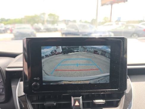 Used 2024 Toyota Corolla LE FWD image 19