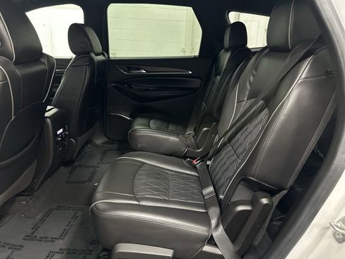 Used 2022 Buick Enclave Avenir w/ Avenir Technology Package image 38