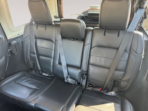 Used 2022 Jeep Wrangler Unlimited Sahara w/ Cold Weather Group image 13