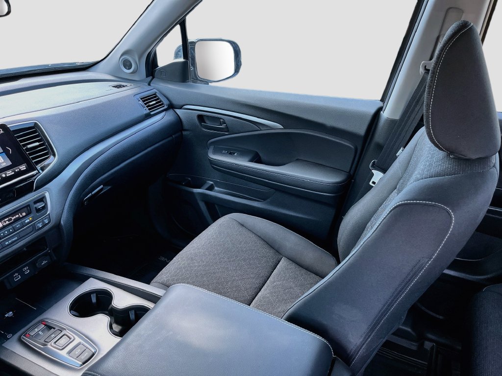 Used 2025 Honda Ridgeline Sport image 21
