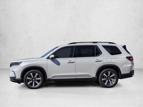 New 2025 Honda Pilot Touring image 8