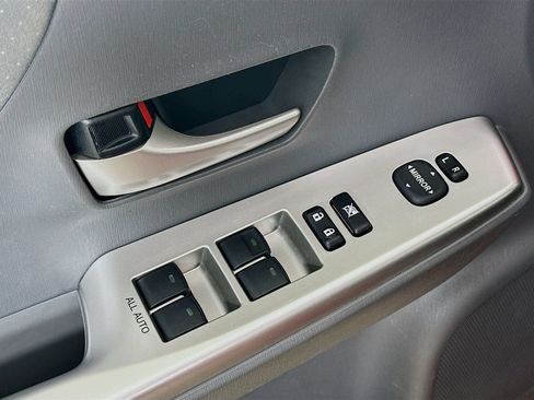 Used 2013 Toyota Prius V Three FWD image 16
